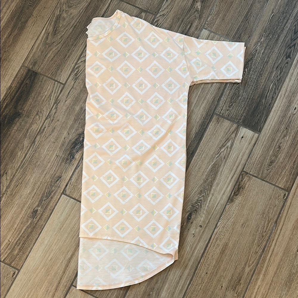 LuLaRoe Peach and Cream Patterned Tunic